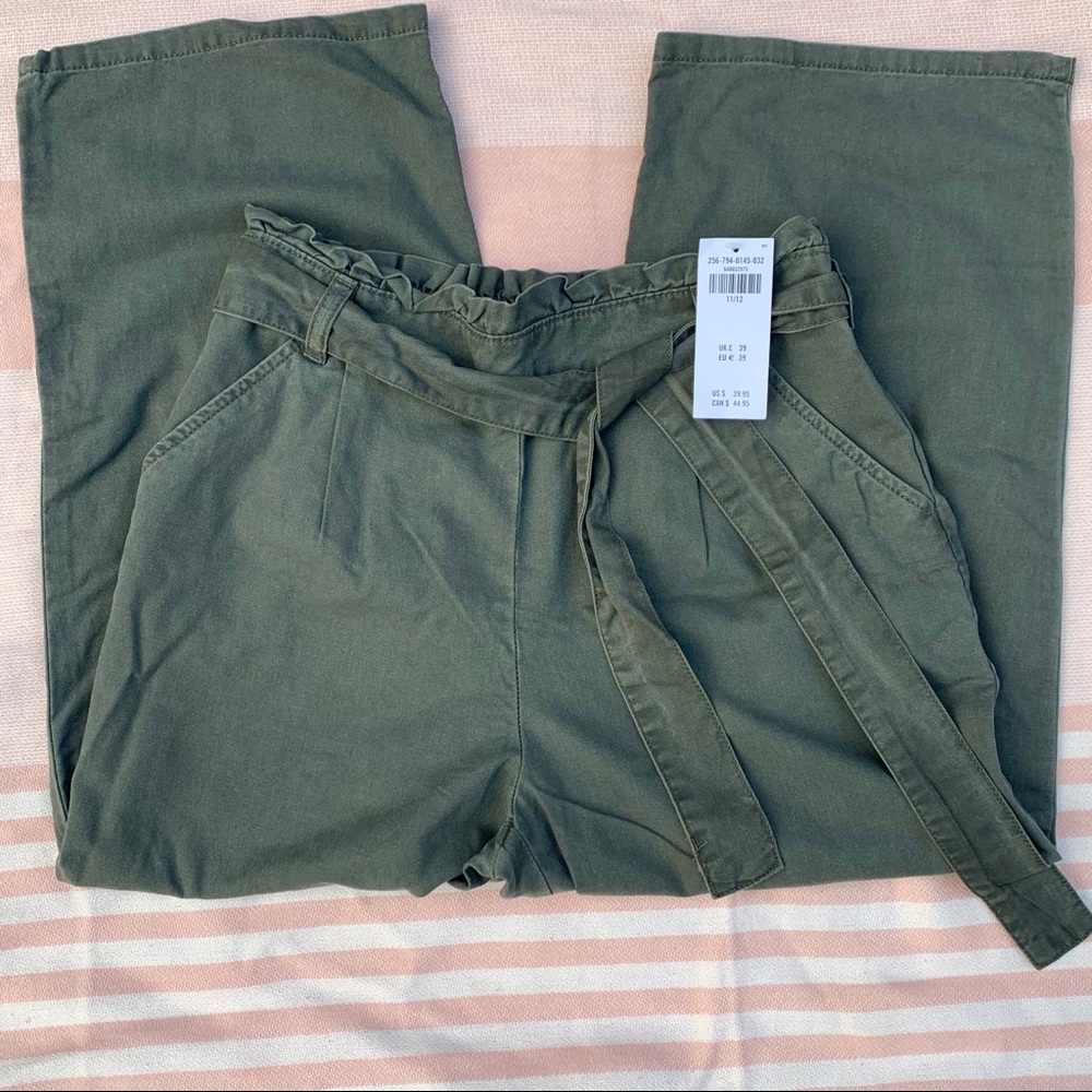 Green cargo pants